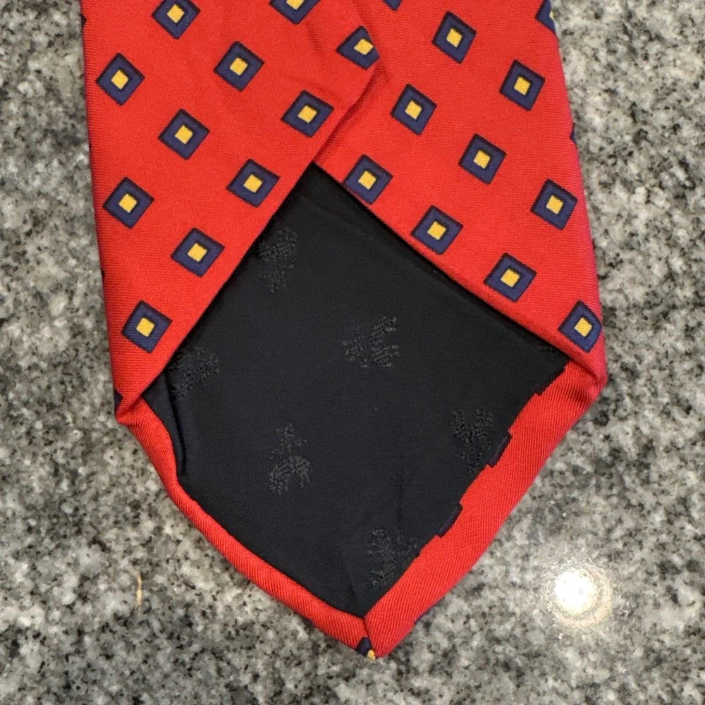 Brooks Brothers Makers 100% Silk USA Made Tie Red Gold Navy Blue Diamond‎ 57